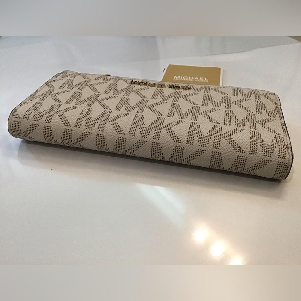 MICHAEL KORS, Jet Set Continental 3 Quarter Zip Around Wallet, NWOT - Picture 5 of 15